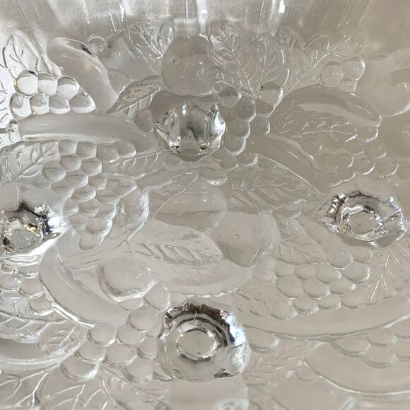Indiana Glass Crystal Footed Fruit Bowl 8"x12" Oval Scalloped Original Box - Picture 4 of 7